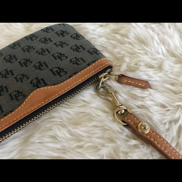 SOLD - Dooney and Bourne Wristlet - Picture 5 of 6